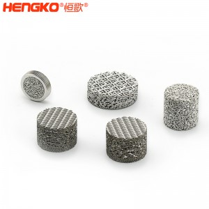 生產(chǎn)環(huán)保傳感器透氣保護(hù)燒結(jié)不銹鋼濾芯 醫(yī)藥渣液分離過濾網(wǎng)濾片